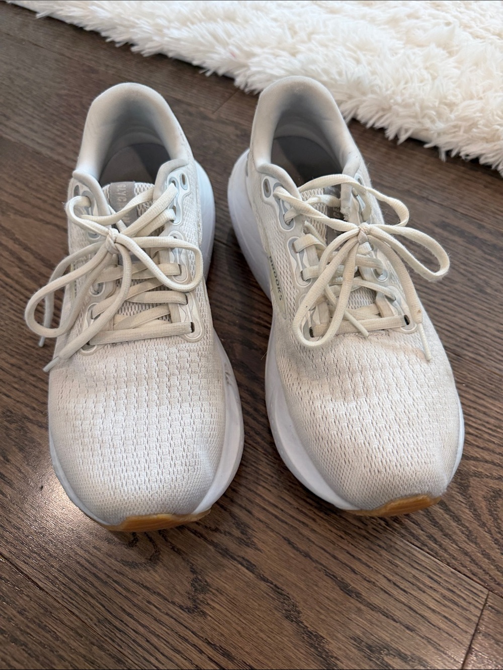 White brooks size 9.5 glycerins